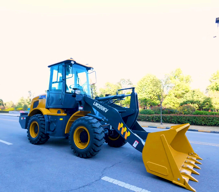 XCMG Official 2 ton mini front loader LW200KV Chinese tractor front end loader for sale